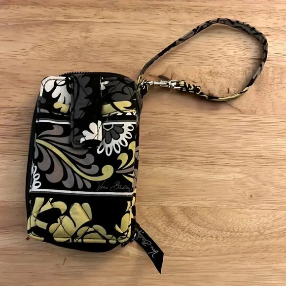 Vera Bradley Baroque Carry It All Wristlet - Picture 1 of 9